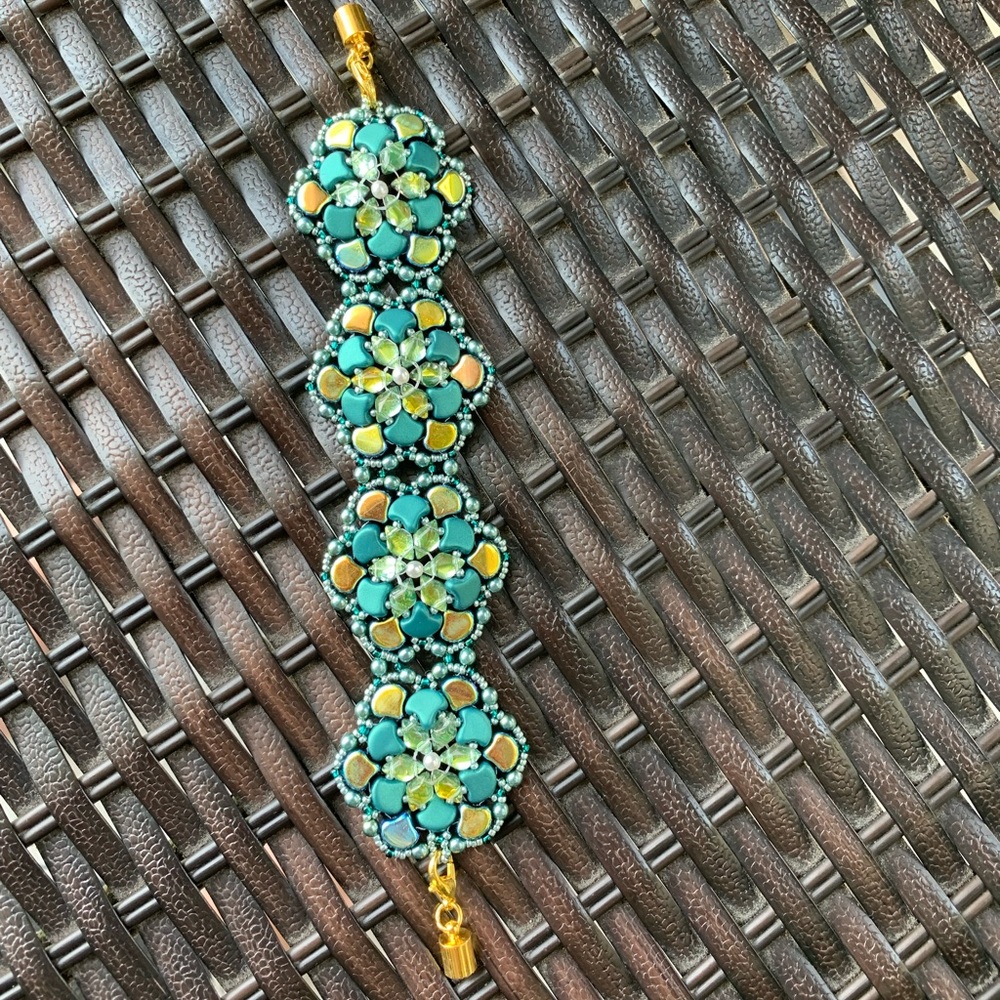 Gorgeous handcrafted Czech Republic glass bead bracelet.